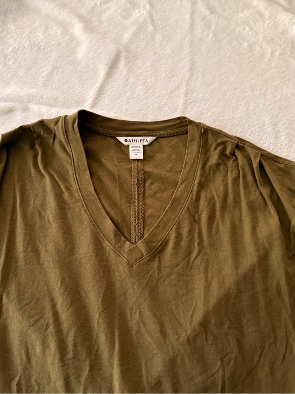 Athleta Olive Green V-neck Outbound Twist Tee Sleeveless Top M - Picture 3 of 7